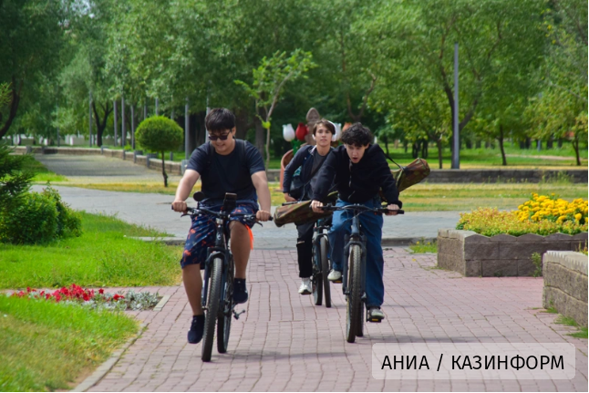 Почти 80% казахстанцев считают обстановку в стране благополучной или стабильной
