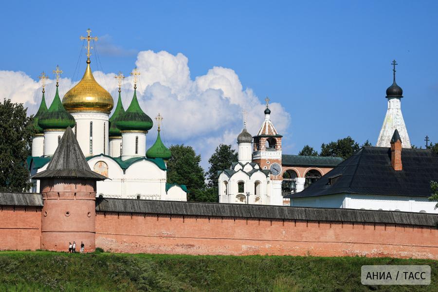 Суздаль возглавил рейтинг самых дорогих направлений Золотого кольца