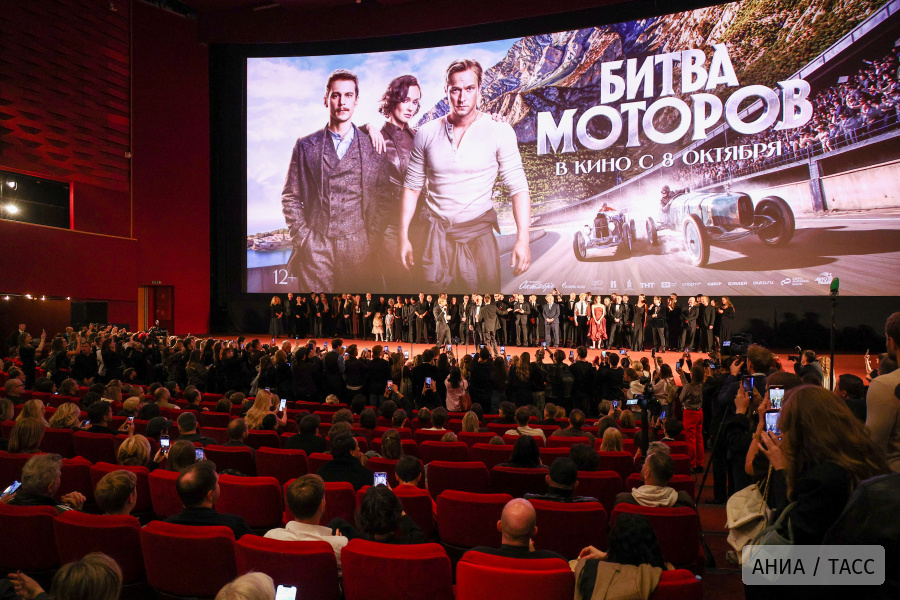Фильм "Битва моторов" возглавил кинопрокат в СНГ на выходных
